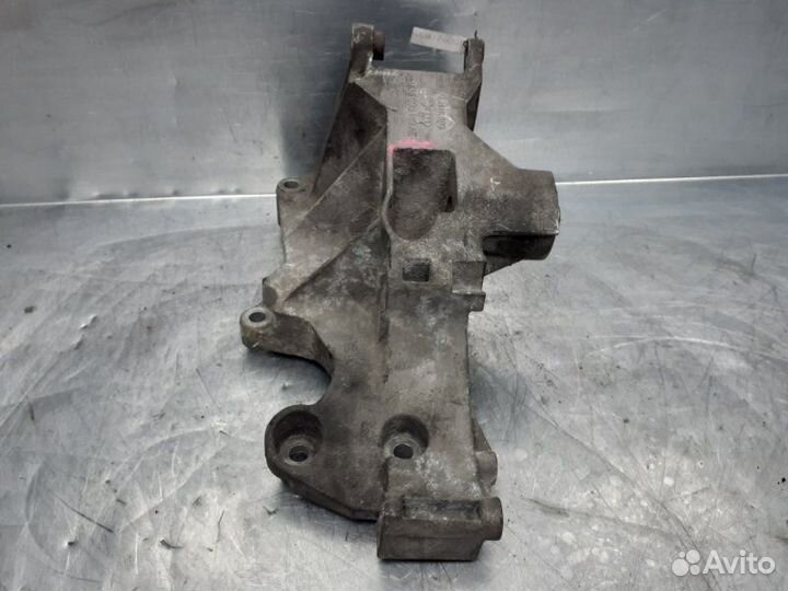 Кронштейн генератора Audi A4 B5 1994-2001