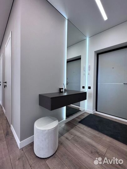 Прихожая на заказ / Шкаф в потолок для прихожей