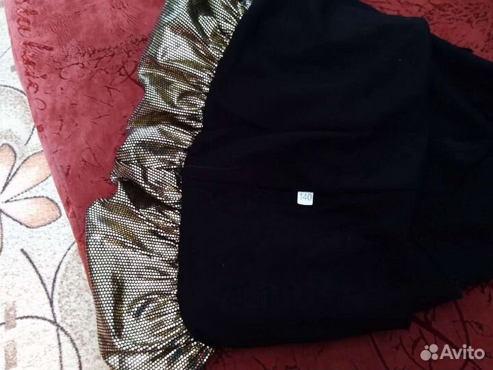 Детские юбка и блузка