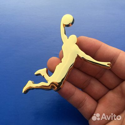 Металлическая наклейка на авто джордан золото
