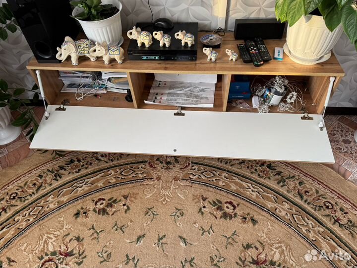 Тумба под телевизор подвесная