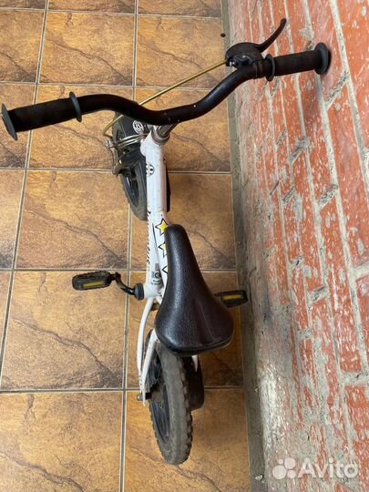 Детский Велосипед диаметр колес 12 и самокат