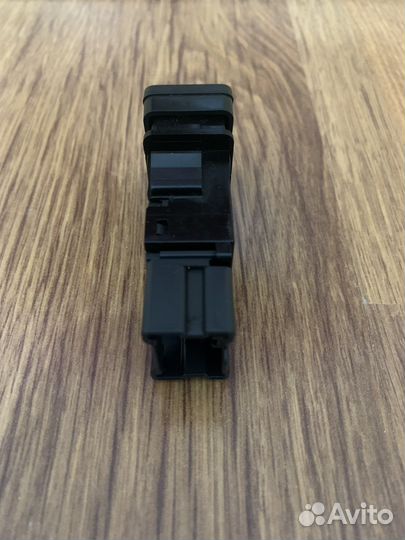 Кнопка аварийная на Nissan Almera N16