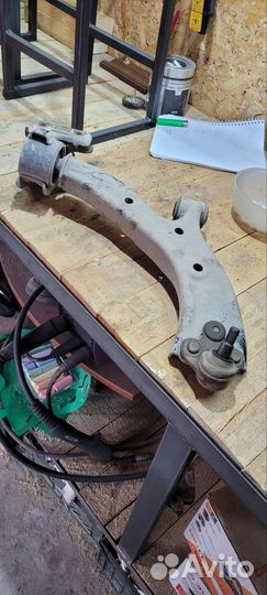 Передние рычаги в сборе Honda CRV 3