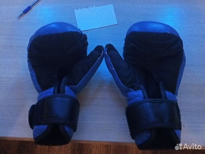 Перчатки для единоборств