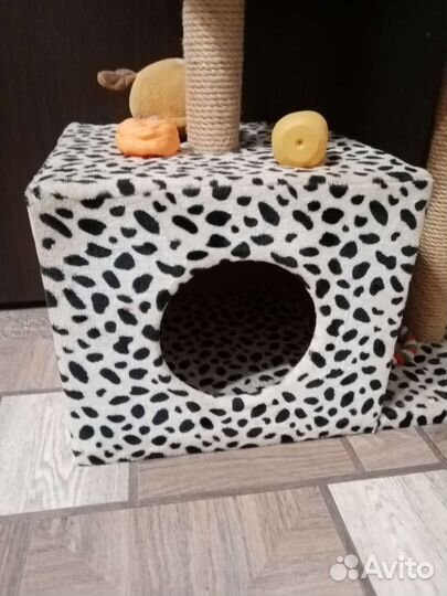 Домик для кошки с когтеточкой бу