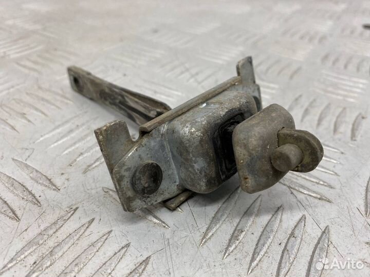 Б/У ограничитель двери передний левый Mazda Demio