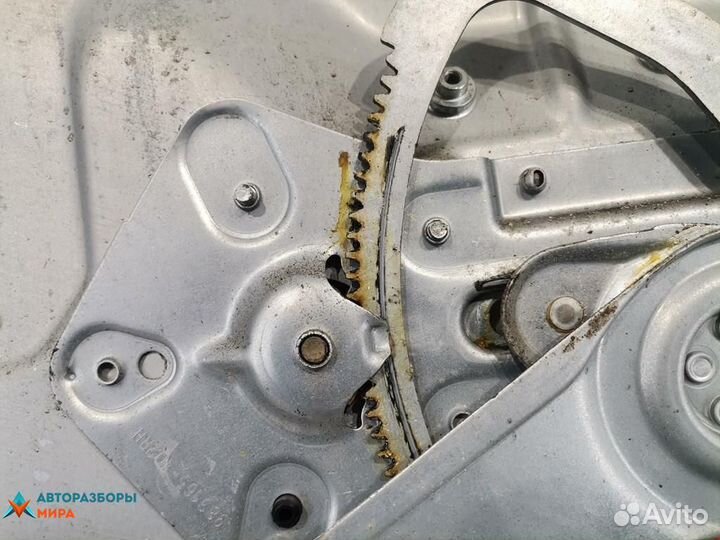 Стеклоподъемник передний правый Volvo V70 2 рест