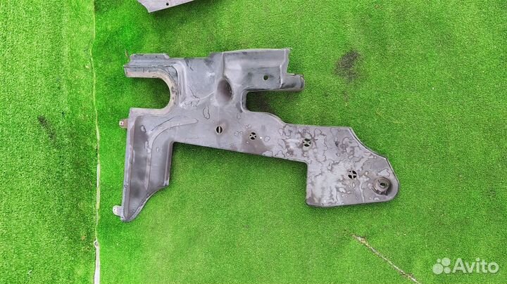 Защита днища пара Volkswagen Passat B7 caxa 2011