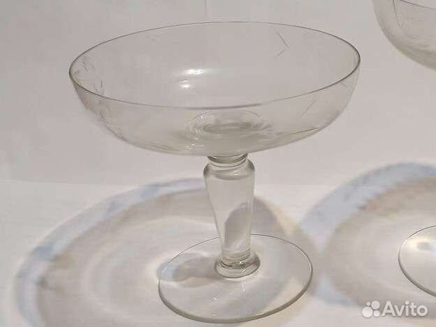 Конфетница на ножке