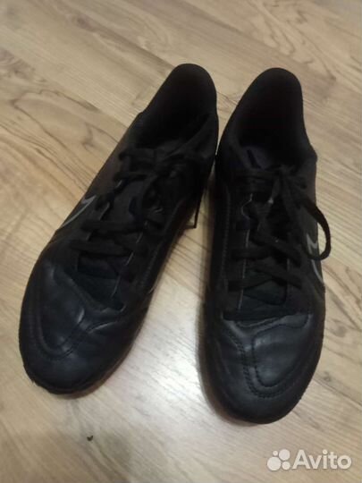 Футбольные бутсы