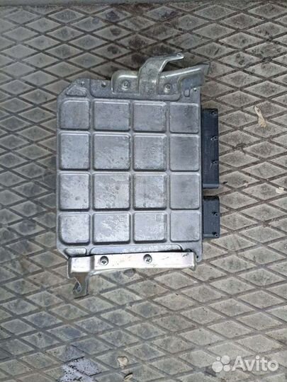 Блок управления двигателем Toyota Corolla 150