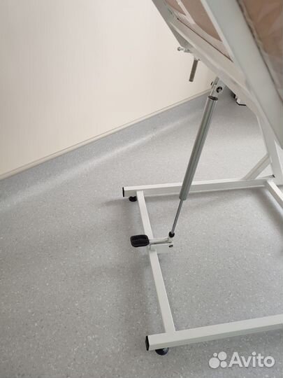 Кресло донорское с управляемым наклоном и штативом