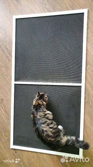 Москитная сетка на окно. Антикошка