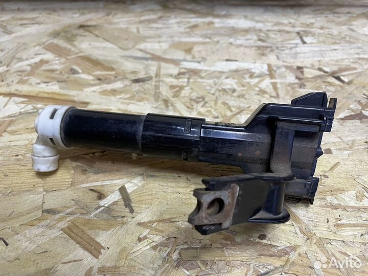 Форсунка омывателя фары левая Toyota Land Cruiser