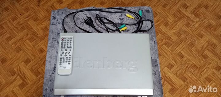 Видеопроигрыватели VHS и DVD