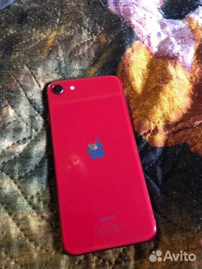 Телефон iPhone se 2020