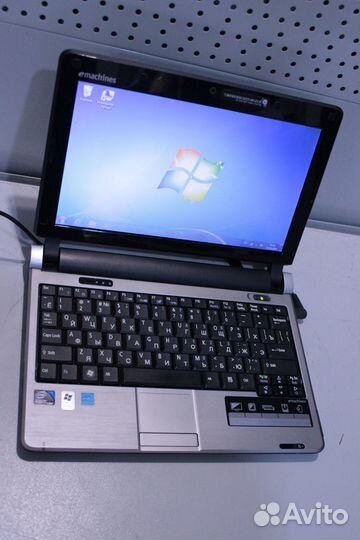 Ноутбук emachines eM250/10.1