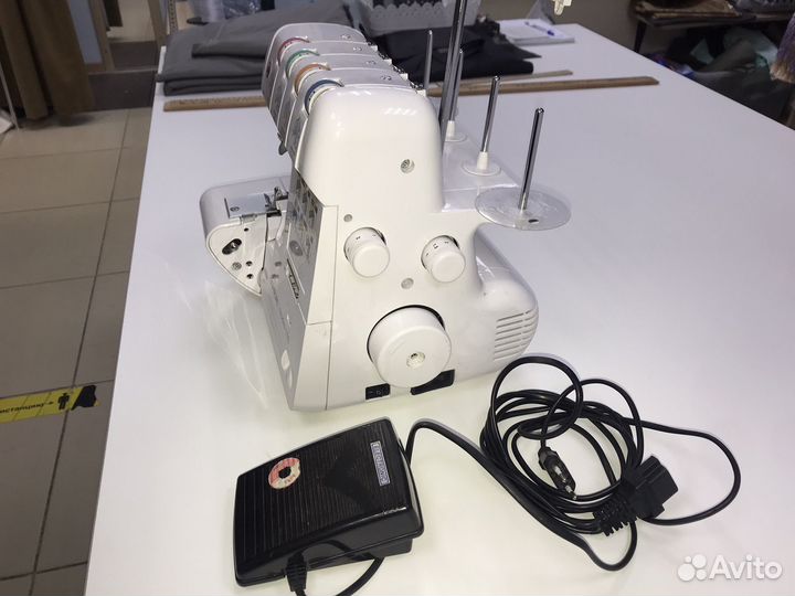 Оверлок Comfort 150
