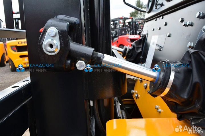 Вилочный погрузчик CHL CPCD30, 2023