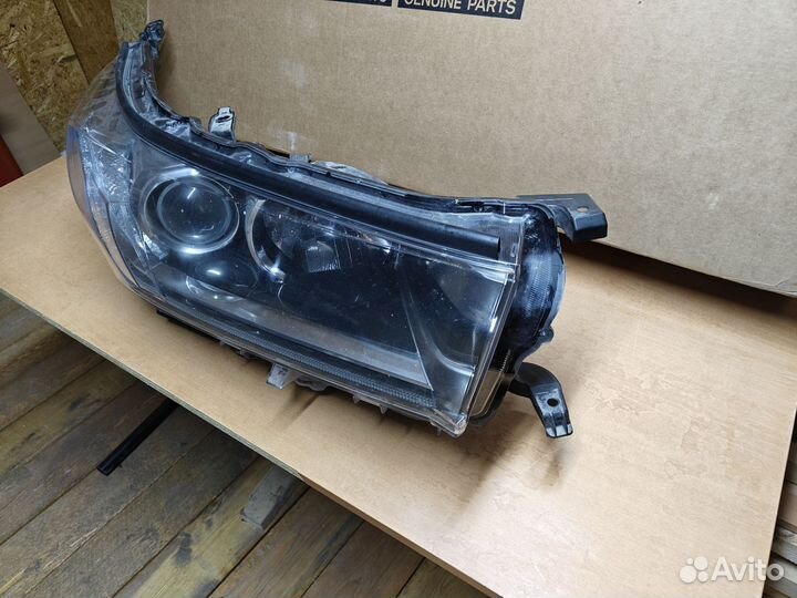 Фара правая toyota highlander