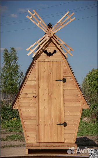 Дачный туалет деревянный