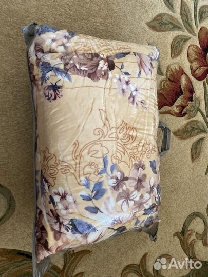 Покрывало с подушкам (забронировано)