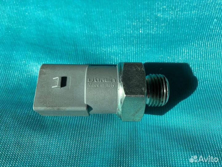 Mercedes-Benz датчик давления масла