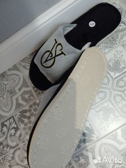 Новые тапочки victoria sicret серые