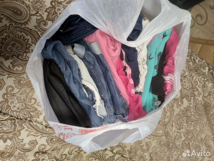 Одежда для девочки пакетом 138-140