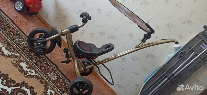 Детский велосипед с ручкой