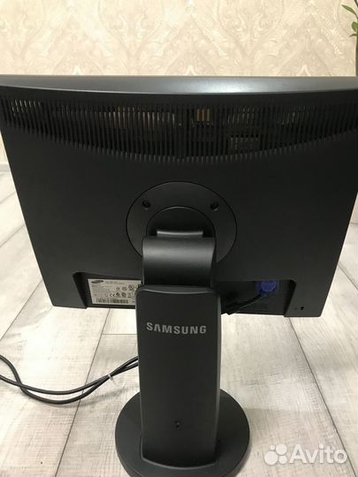 Монитор samsung