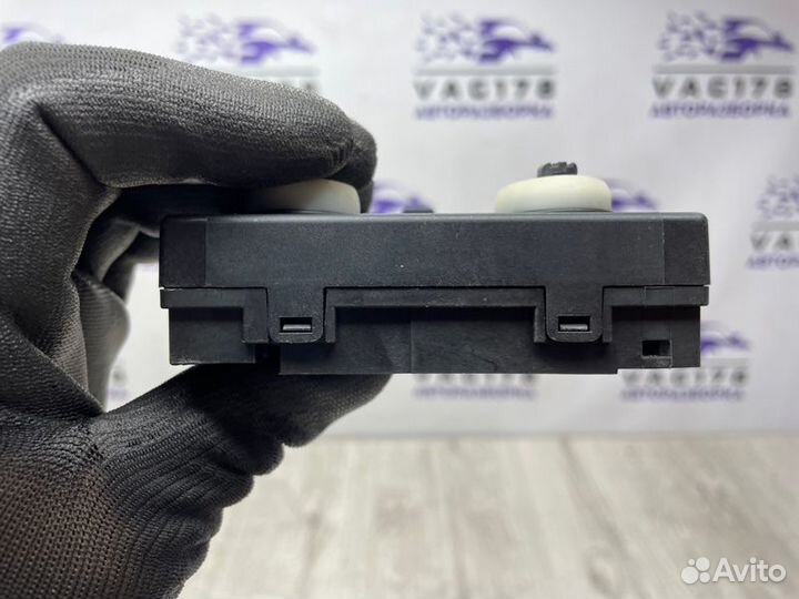 Блок комфорта передний правый Skoda Superb scout