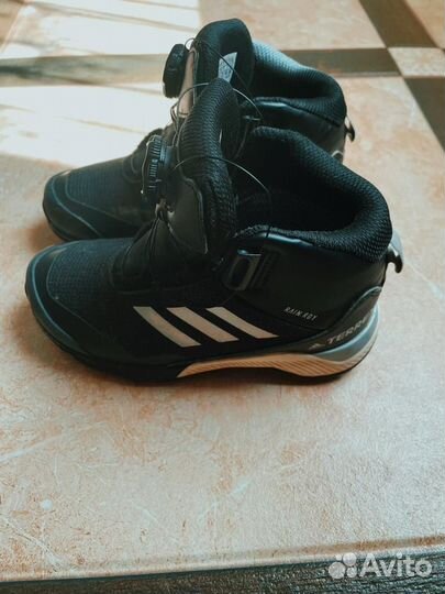 Ботинки детские 30 Adidas