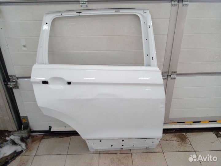 Дверь задняя правая Volkswagen Tiguan 2 дефект