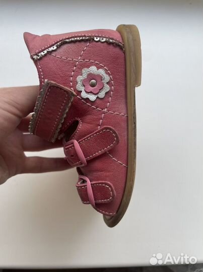 Сандалии для девочки