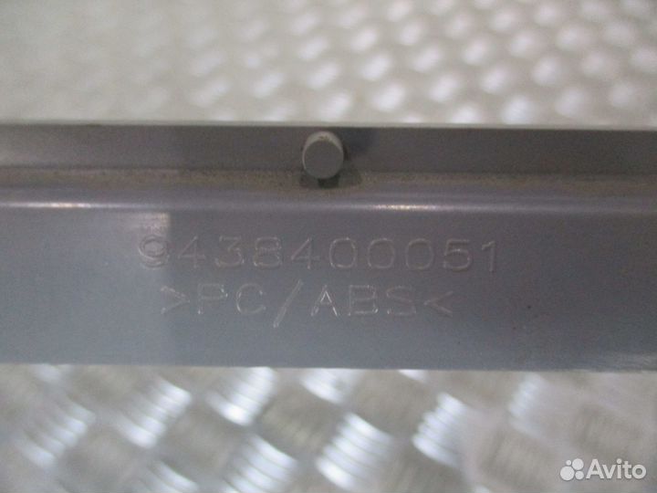 Накладка Mercedes-Benz A9438400051