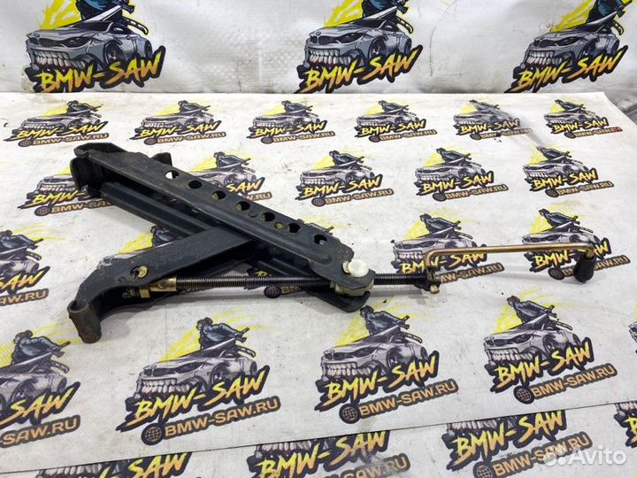 Домкрат Audi A6 C4 AAH 1996