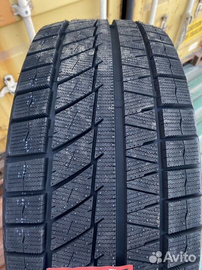 RoadX RX Frost WU02 245/45 R19 и 275/40 R19 102V