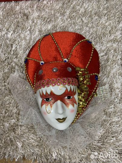 Украшение на стену. Голова девушки