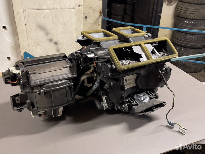 Корпус печки с заслонкаии и моторчиком BMW E92