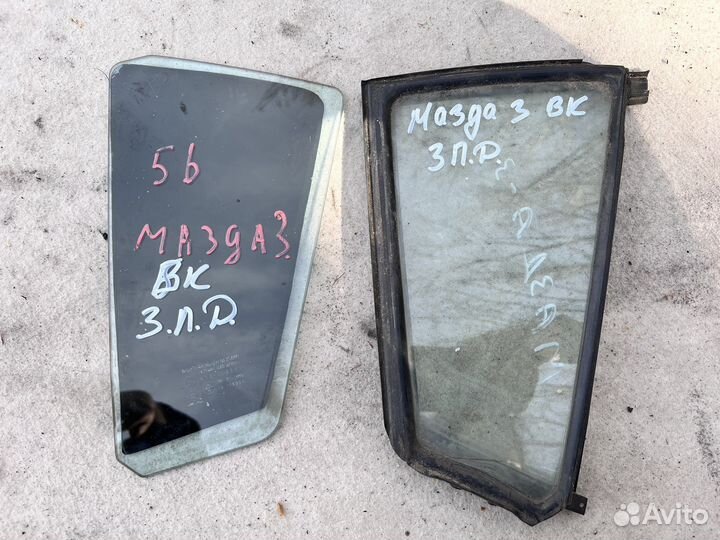 Форточка задней двери Mazda 3 BK