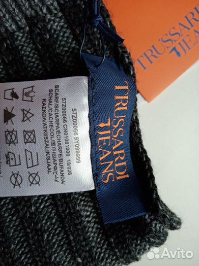Trussardi Jeans.Стильный шарф.NEW