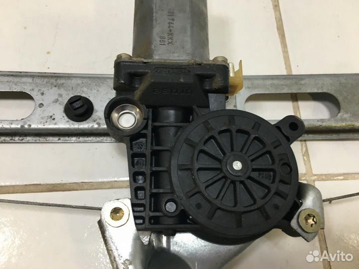 Стеклоподъемник электр. передний правый Mercedes-B