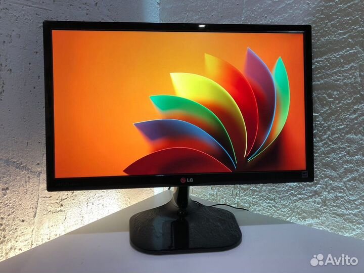 Монитор LG 23 дюйма / full HD / VGA, DVI / IPS