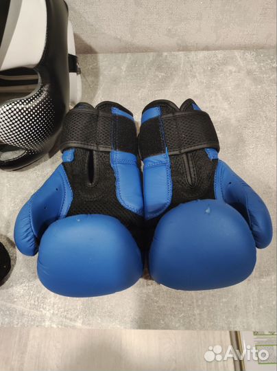 Боксерские перчатки шлем