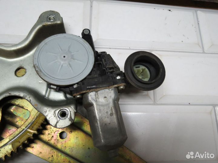 Стеклоподъемник задний Lexus GS 300