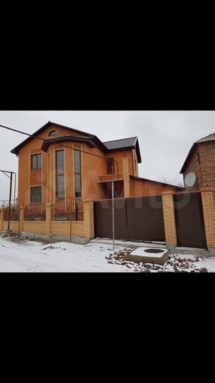 Коттедж 205 м² на участке 6 сот.