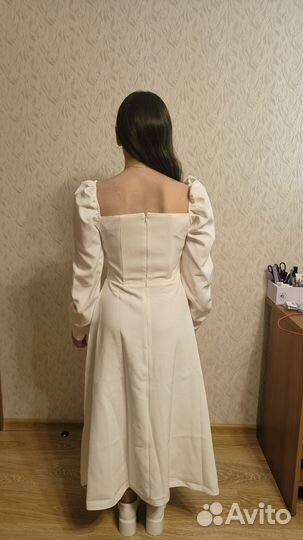 Белое платье