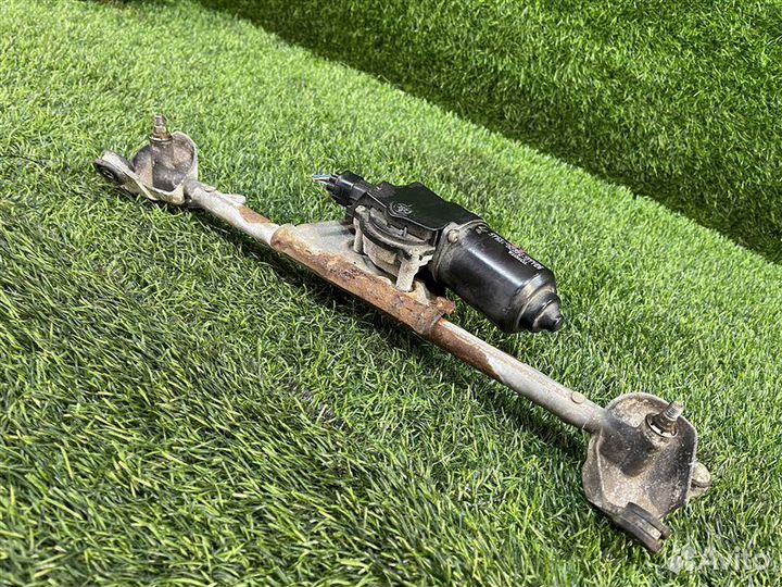 Мотор дворников передний Toyota Funcargo NCP25